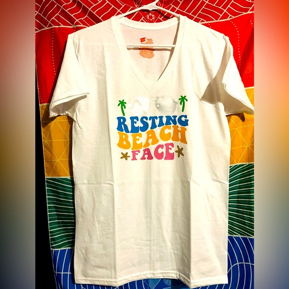 Small vneck tshirt - Picture 2 of 3